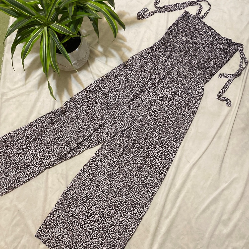 Floral wide leg jumpsuit size medium-large